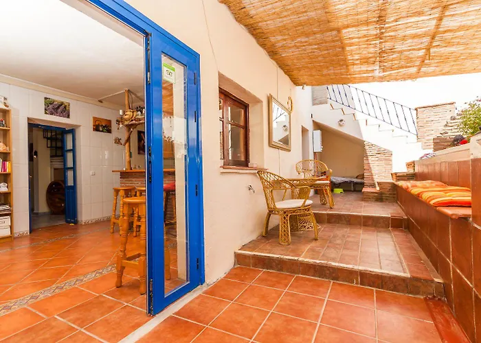 Dos Alamos Bed & Breakfast Alora